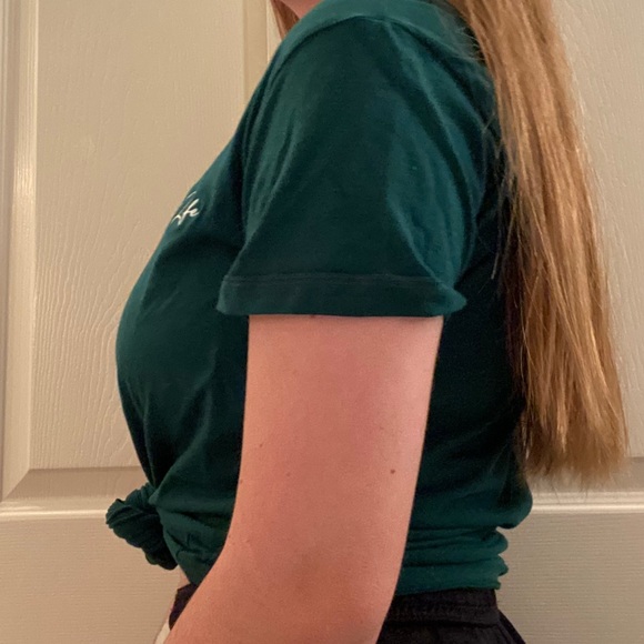 Simple tee! - Picture 2 of 3